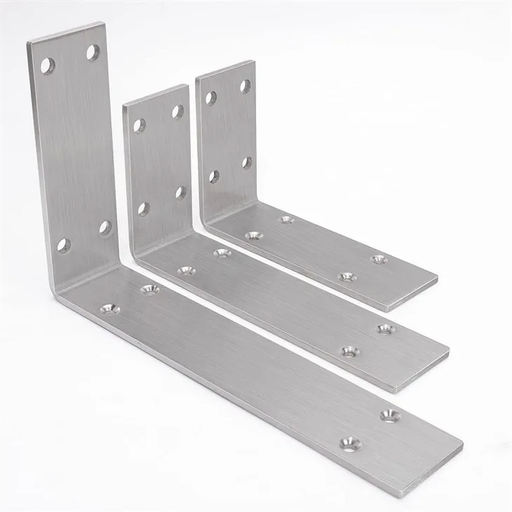 Paksendatud metallist kronstein